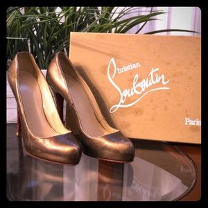 Christian Louboutin Bronze classic Pumps